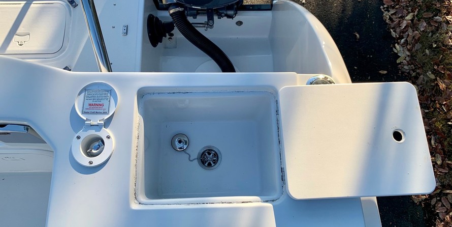 Glacier bay isle runner blue hull 2670