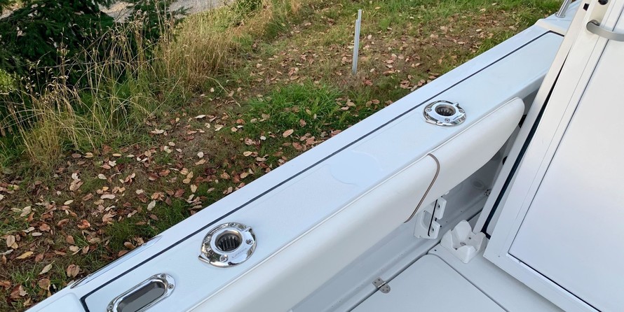 Glacier bay isle runner blue hull 2670