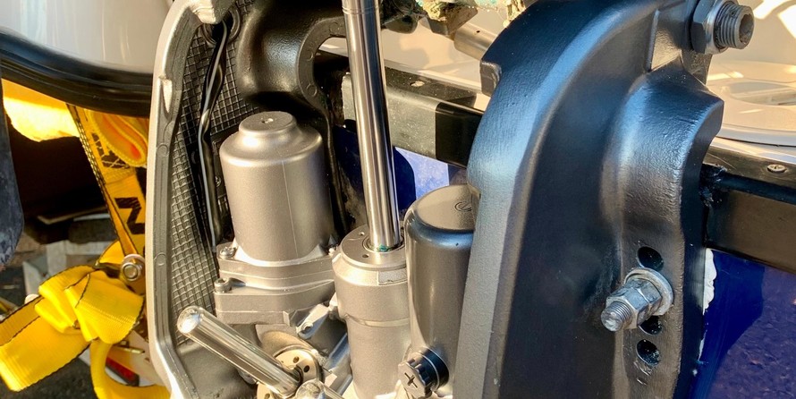 Glacier bay isle runner blue hull 2670