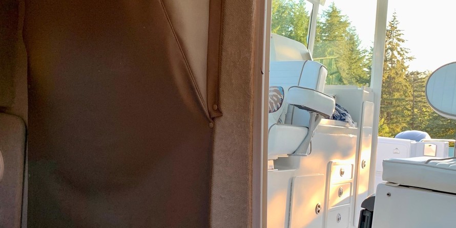 Glacier bay isle runner blue hull 2670