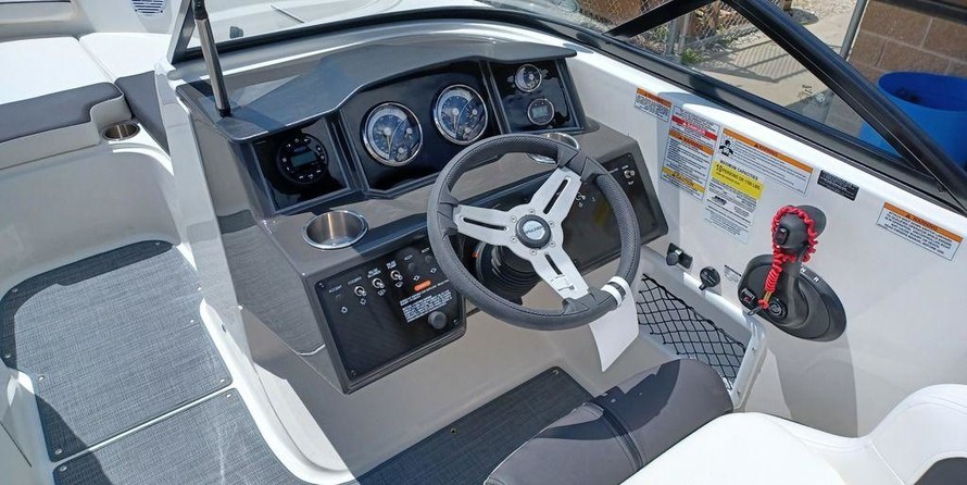 Bayliner VR6 BOWRIDER