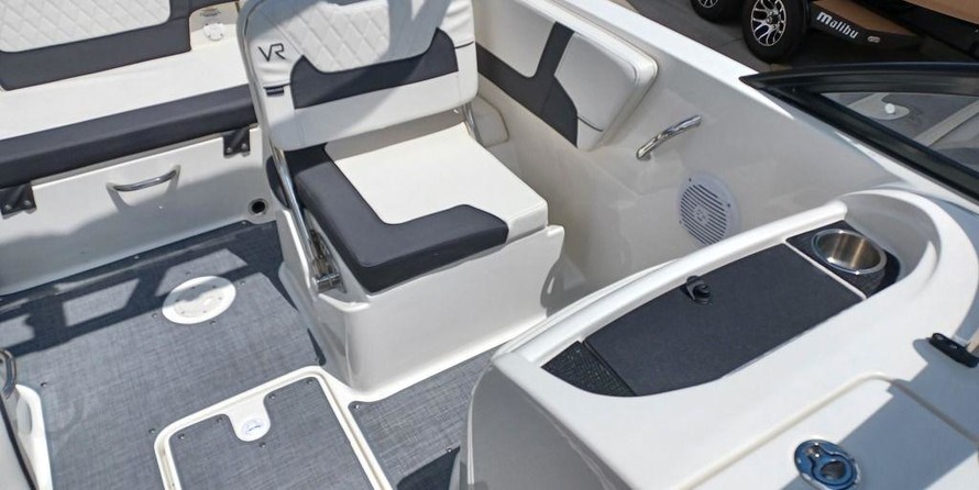 Bayliner VR6 BOWRIDER