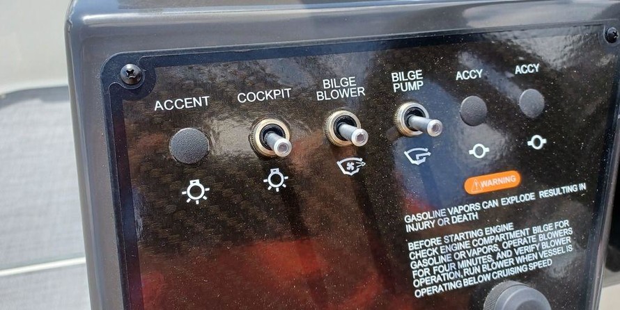 Bayliner VR6 BOWRIDER