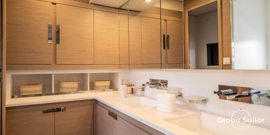 Fountaine Pajot Alegria 67