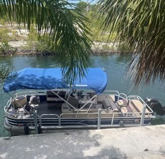 Sun Tracker Fishin Barge 22 DLX