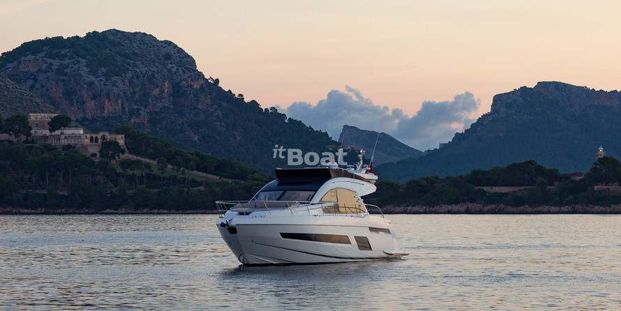 Fairline Squadron 53