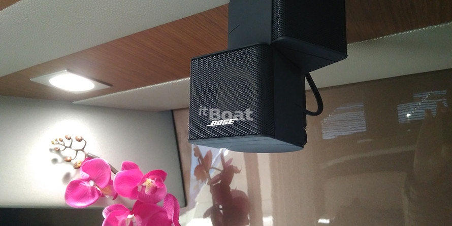 Marquis 630 Sport Yacht