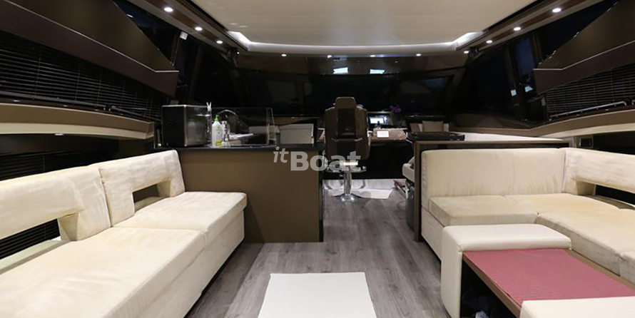 Marquis 630 Sport Yacht