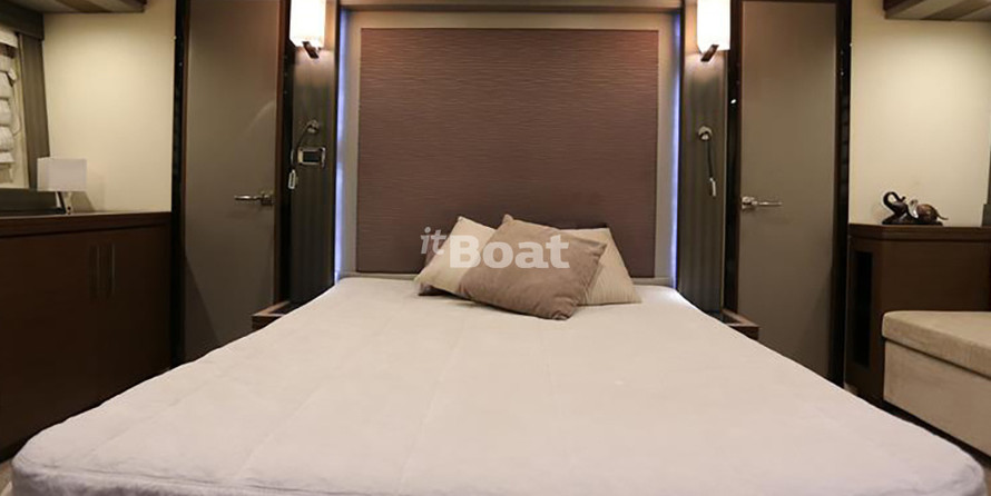 Marquis 630 Sport Yacht