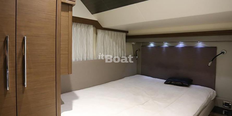 Marquis 630 Sport Yacht