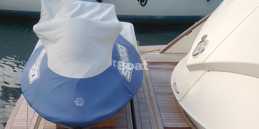 Marquis 630 Sport Yacht