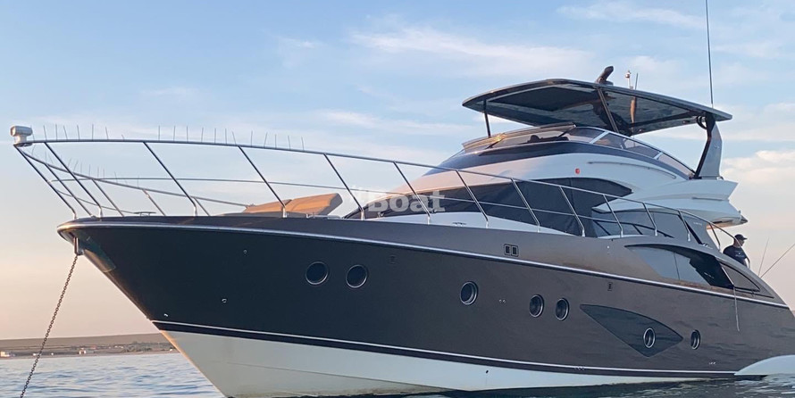 Marquis 630 Sport Yacht