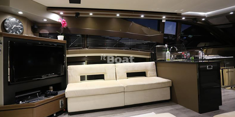 Marquis 630 Sport Yacht