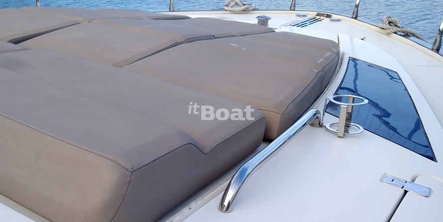 Marquis 630 Sport Yacht