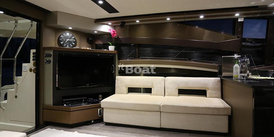 Marquis 630 Sport Yacht