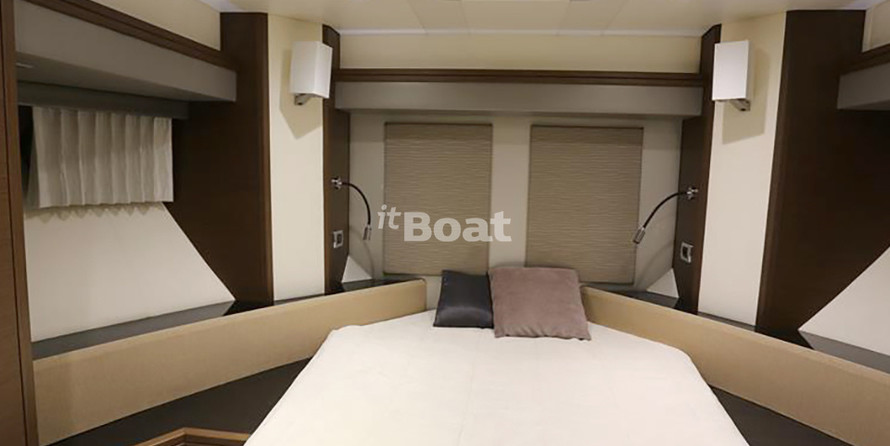 Marquis 630 Sport Yacht