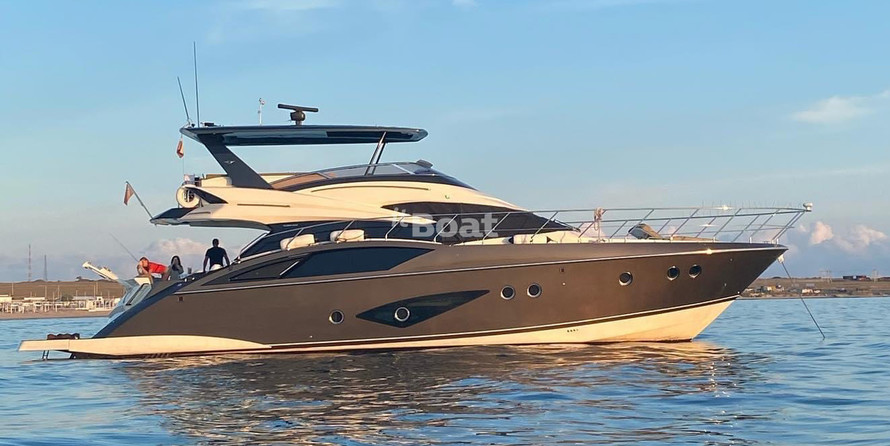 Marquis 630 Sport Yacht