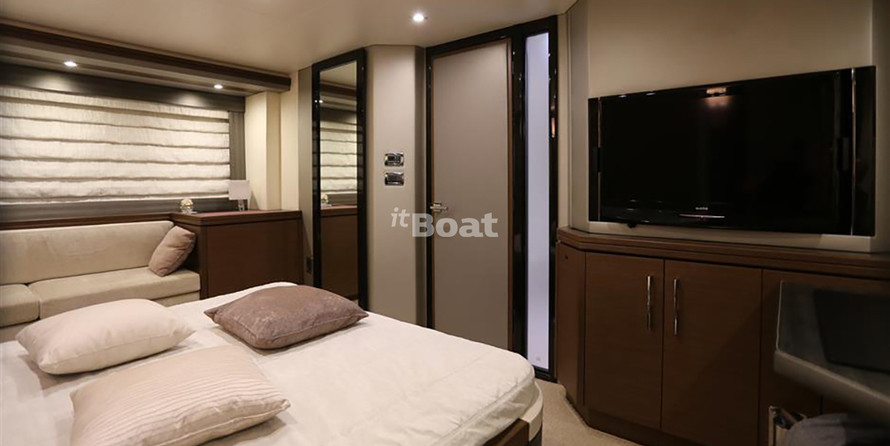 Marquis 630 Sport Yacht