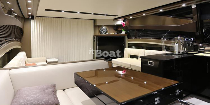 Marquis 630 Sport Yacht