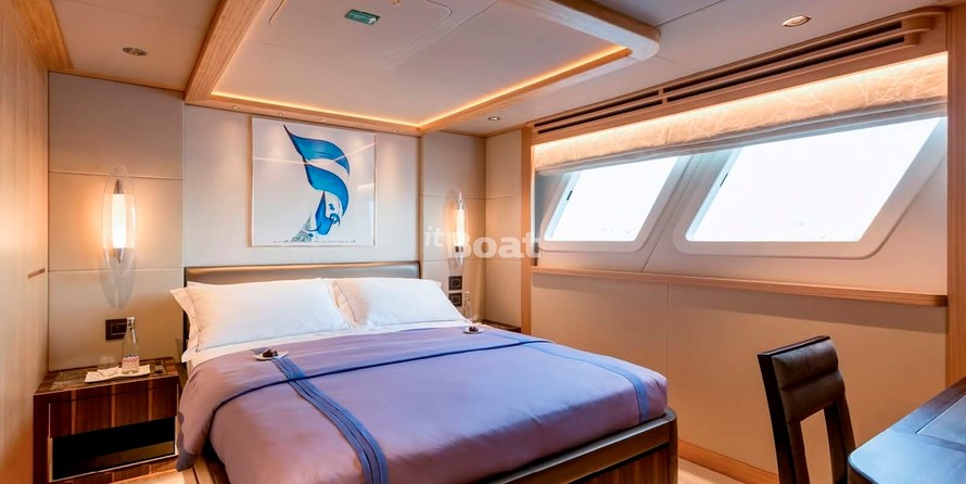 Majesty Yachts 110
