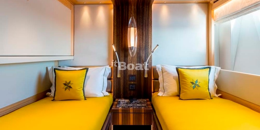 Majesty Yachts 110