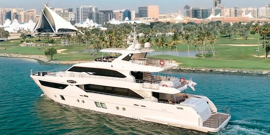 Majesty Yachts 110