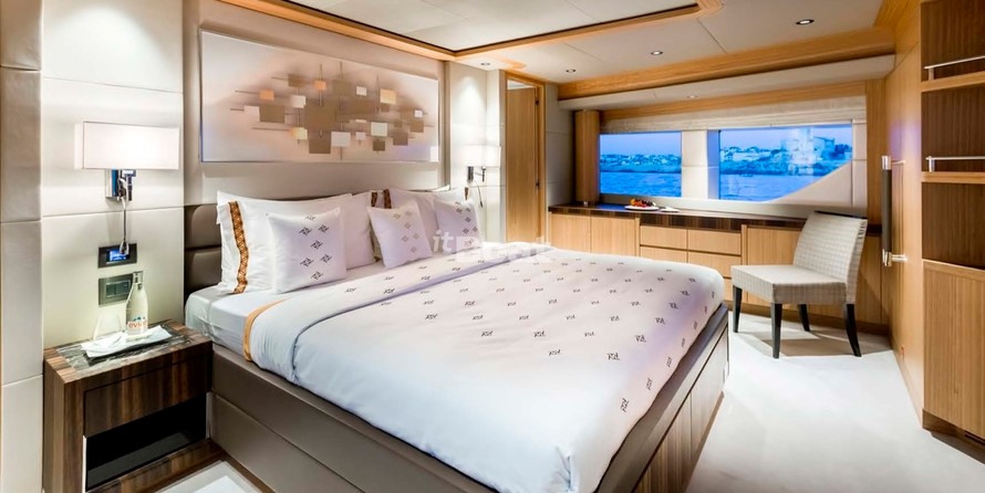 Majesty Yachts 110