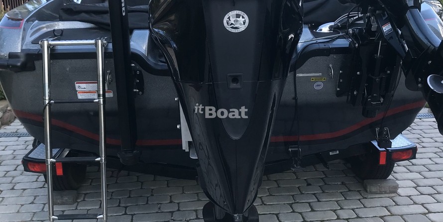 Tracker Targa V-18 WT