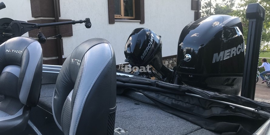 Tracker Targa V-18 WT