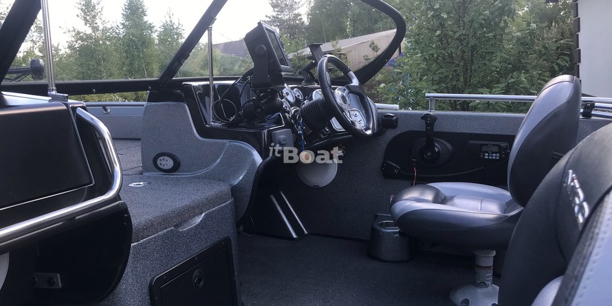 Tracker Targa V-18 WT