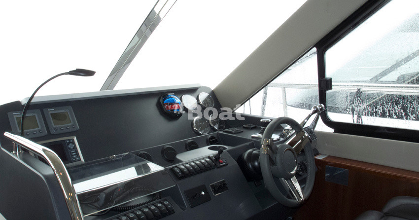 Sealine F490