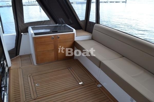 Sealine F490