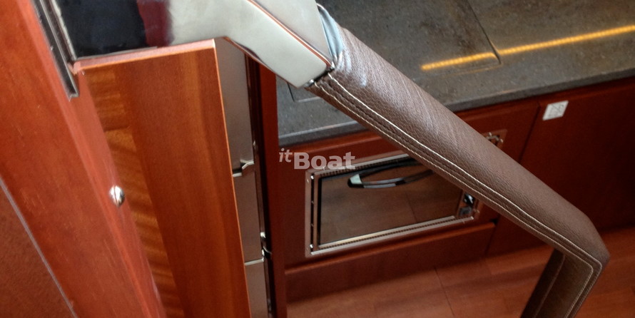 Sealine F490