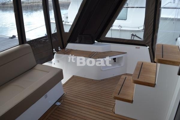Sealine F490