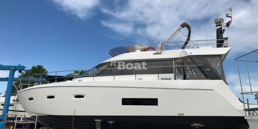 Sealine F490