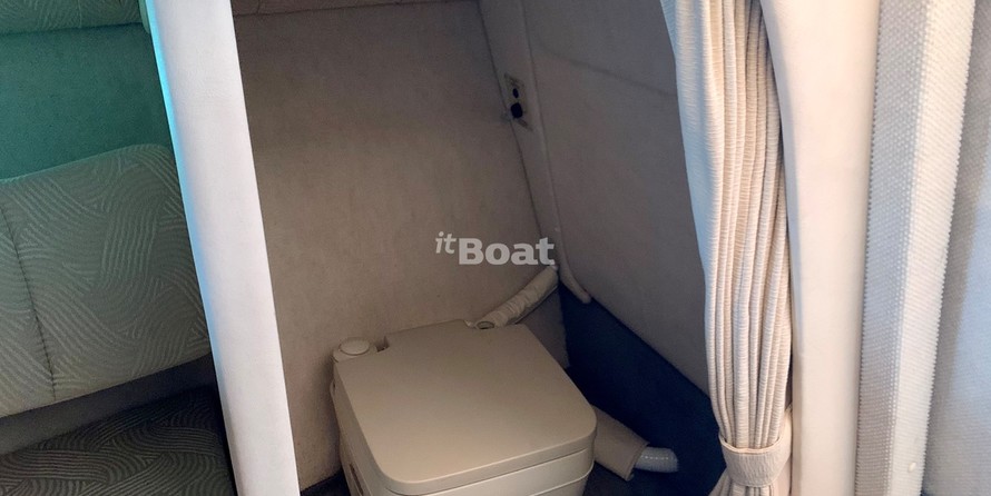 Sea ray 215 express cruiser