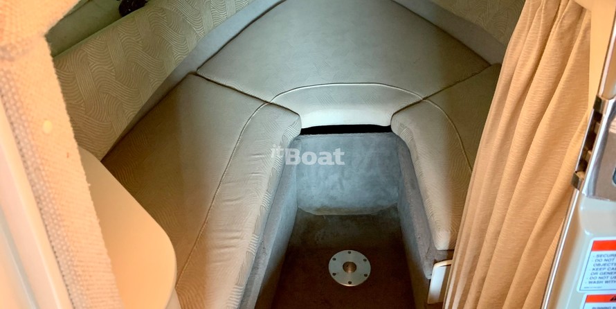 Sea ray 215 express cruiser