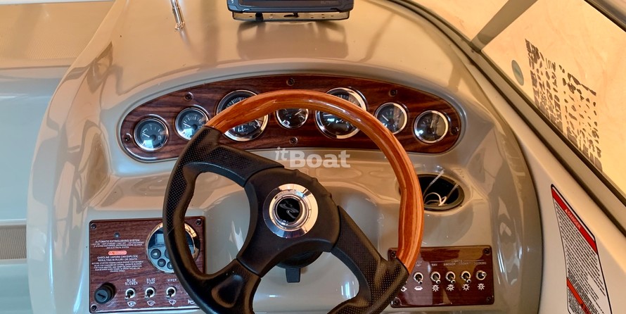 Sea ray 215 express cruiser