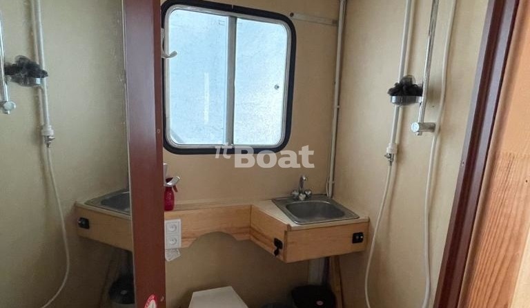 The Houseboat Migrant