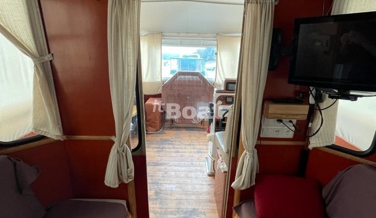 The Houseboat Migrant