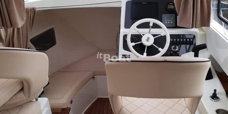 Velvette Cabin 23 Active Sedan