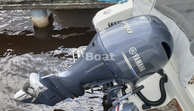 Velvette Cabin 23 Active Sedan