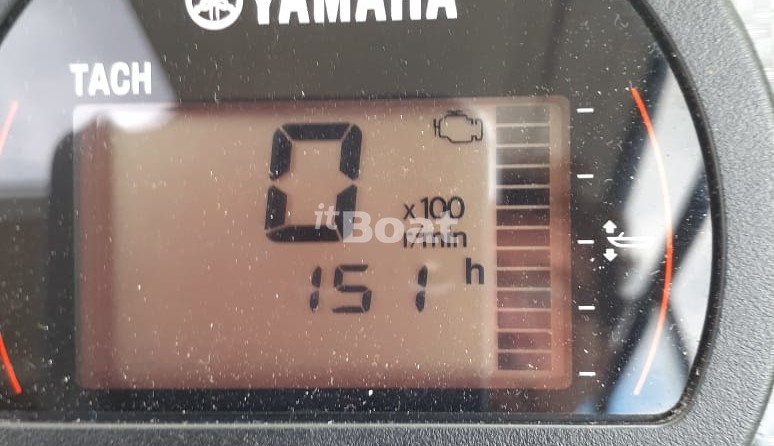 Velvette Cabin 23 Active Sedan