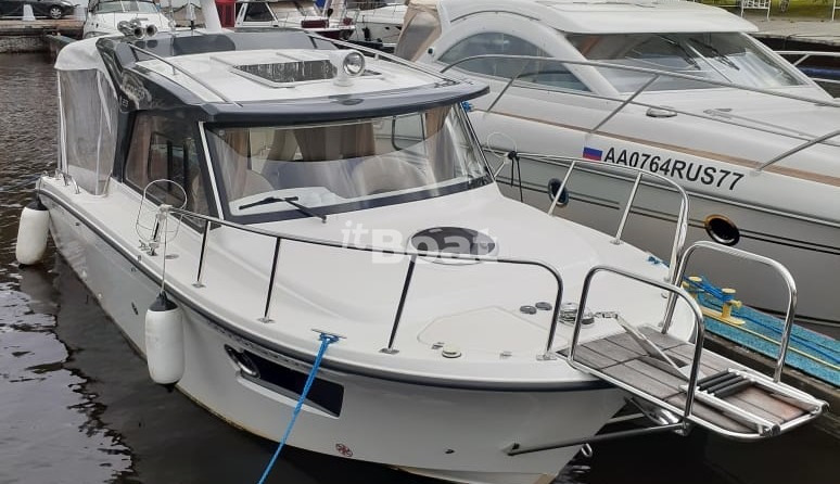 Velvette Cabin 23 Active Sedan