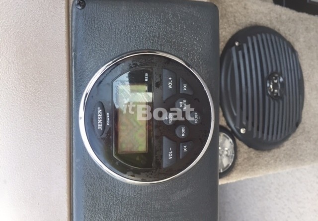 Crestliner 1750 Super Hawk