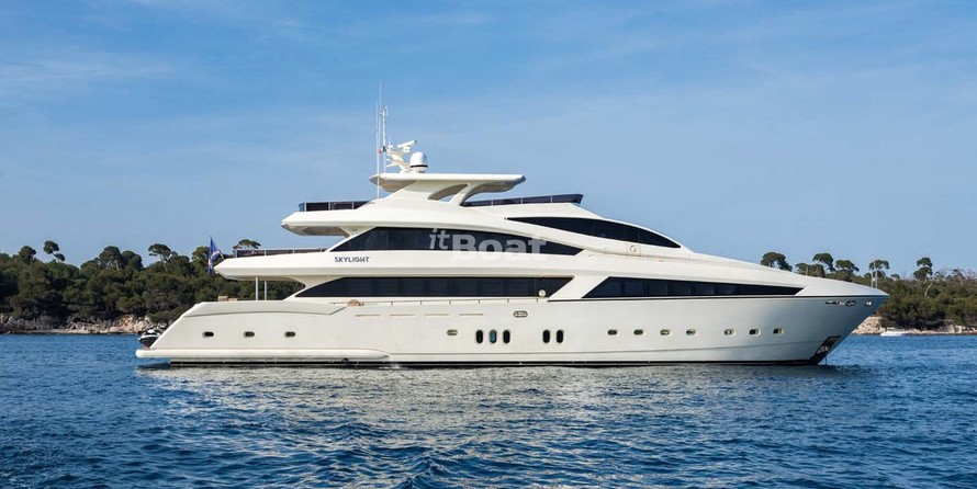SKYLIGHT CBK Super Yacht
