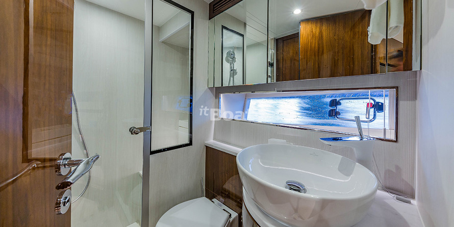 Fairline 68 Squadron