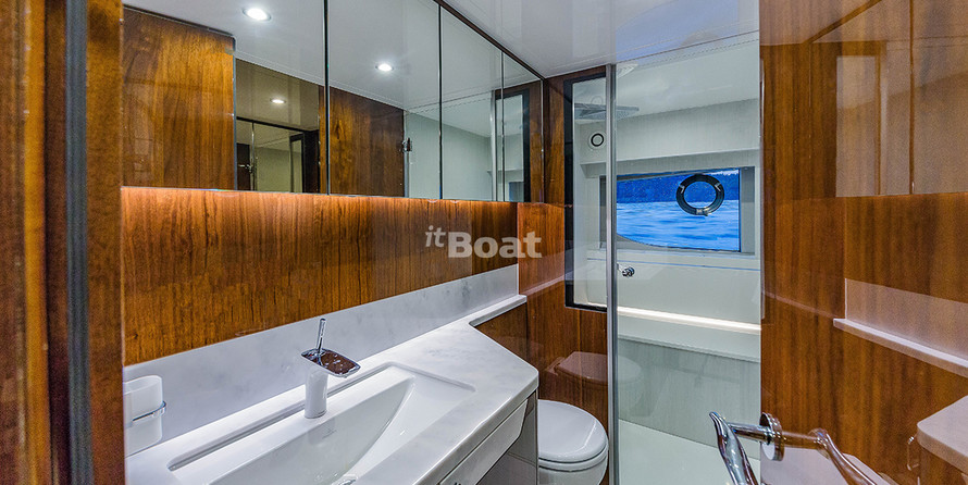 Fairline 68 Squadron