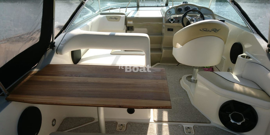 Sea Ray 255 Sundancer