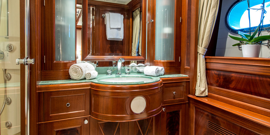 Benetti Classic 120